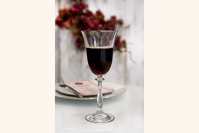 Beautiful New York-NYCS White Wine Glasses with Platinum Rim