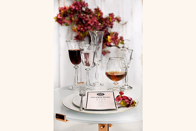 Beautiful New York-NYCS White Wine Glasses with Platinum Rim
