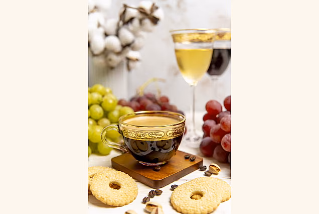 Diamant-DH Cappuccino Cups with Gold Rim