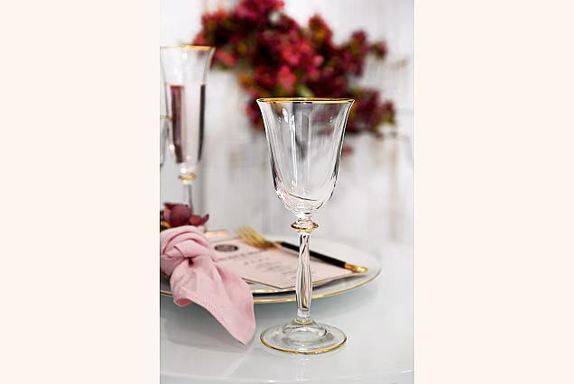 Beautiful New York-NYC White Wine Glasses with a Gold Rim 185ml
